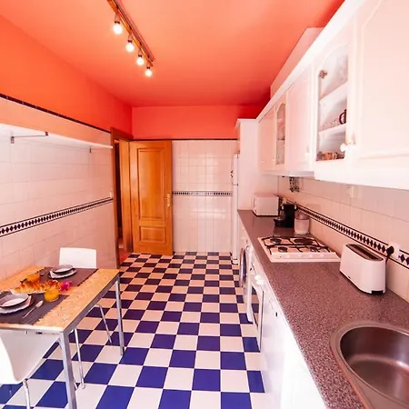 Meco Beautiful House - 4 Bedroom House With Pool Dom wakacyjny *