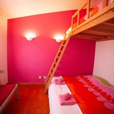 Dom wakacyjny Meco Beautiful House - 4 Bedroom House With Pool