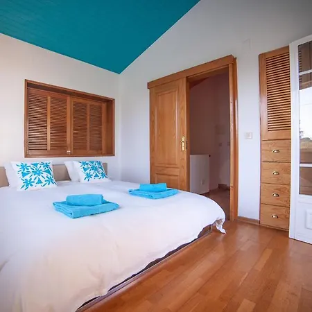 Meco Beautiful House - 4 Bedroom House With Pool Σπίτι διακοπών