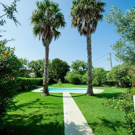 Meco Beautiful House - 4 Bedroom House With Pool *